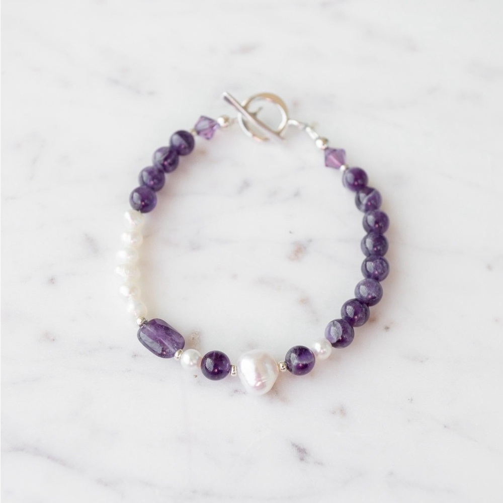 Amethyst and pearl bracelet
